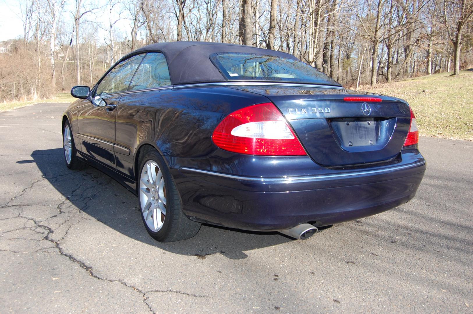 2009 Blue /Beige Mercedes-Benz CLK-Class (WDBTK56FX9T) with an 3.5 Liter engine, Automatic transmission, located at 6528 Lower York Road, New Hope, PA, 18938, (215) 862-9555, 40.358707, -74.977882 - 2009 Mercedes-Benz CLK 350 Convertible, low mileage, clean condition inside and out. 3.5 Liter V6 engine, automatic transmission, tilt wheel, cruise control, wood trim, 3 Master keys, dual heated power seats, windows, mirrors, central locking system, 19 " Alloy wheels, 4 good all season tires, AM/F - Photo#5